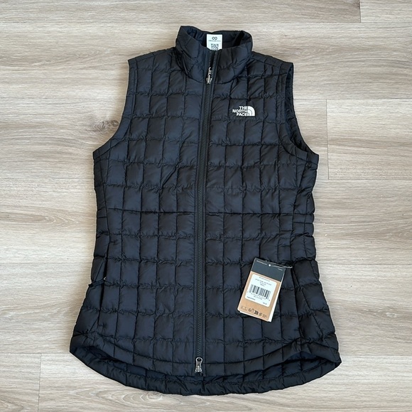 The North Face Women's Black Puffer Vest - Picture 6 of 11